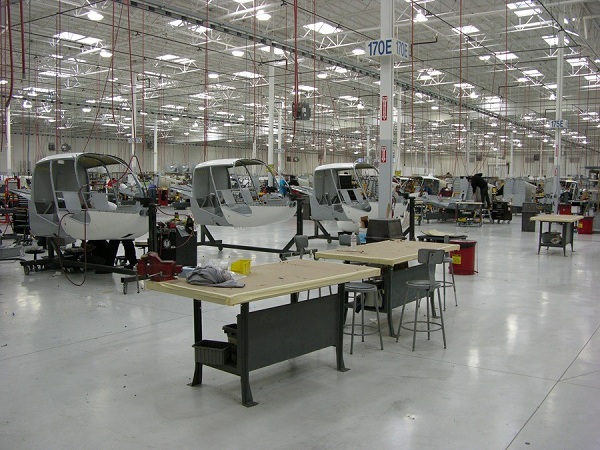 Завод Robinson Helicopters находится в городе Торренс, штат Калифорния
