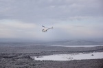 Замерзшее озеро и деревья, укрытые снегом ― уральская зимняя сказка, наблюдать которую с вертолета особенно приятно