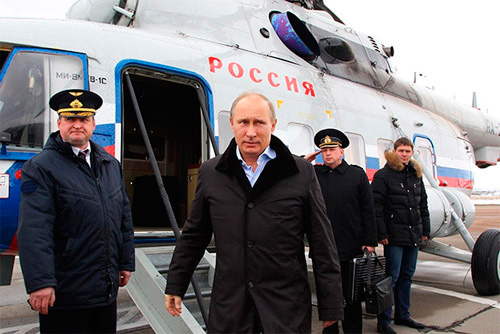 Президент России Владимир Путин — Ми-8