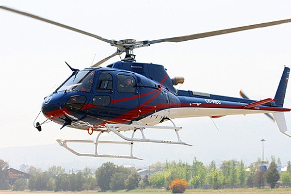 AS 350 B3 Airbus Helicopters используется для административных полетов и перевозки небольших грузов