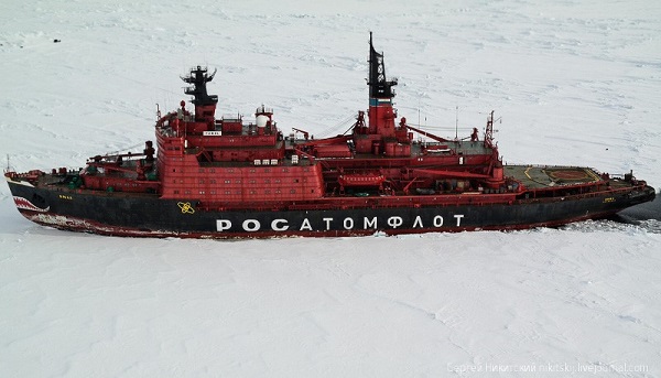 Атомный ледокол «Ямал» проекта «Арктика». На корме расположена вертолетная площадка